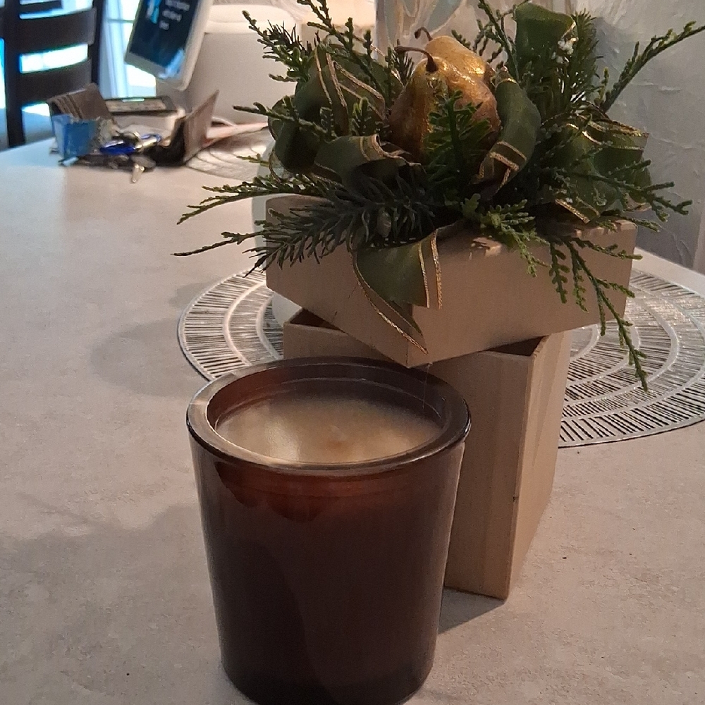 Lux Boxed Candle - Picture 2 of 4